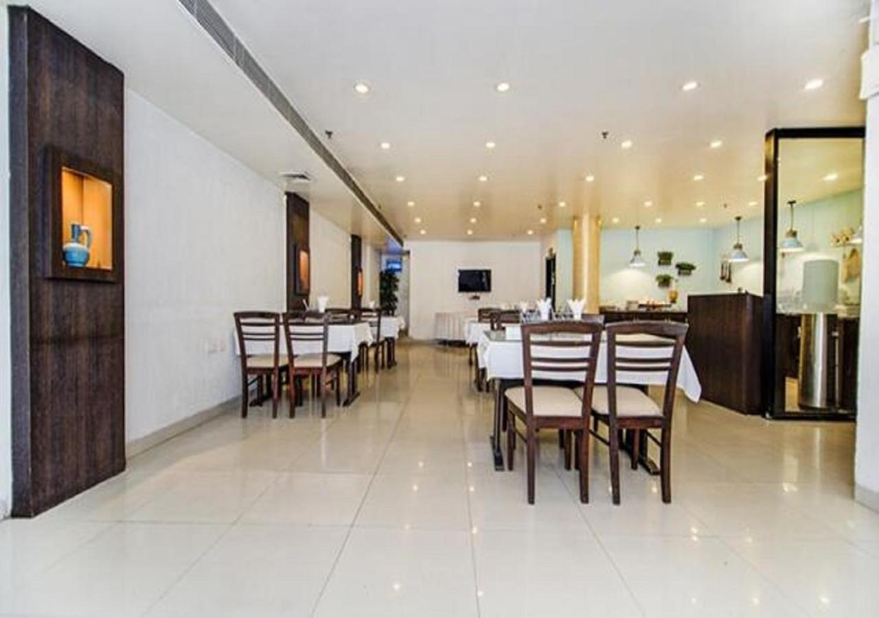 Hotel Rockland Panchsheel Enclave Új-Delhi Kültér fotó