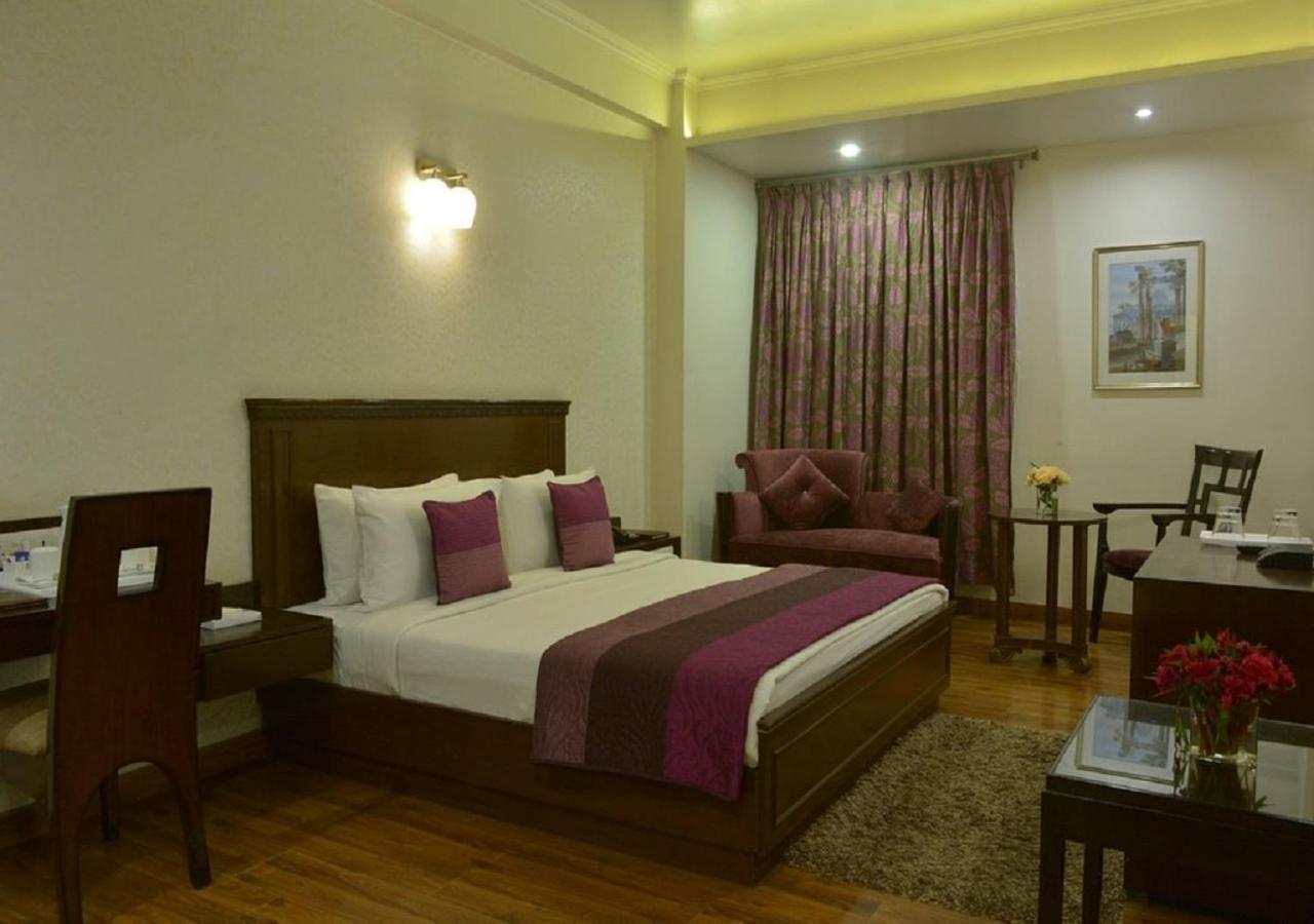Hotel Rockland Panchsheel Enclave Új-Delhi Kültér fotó
