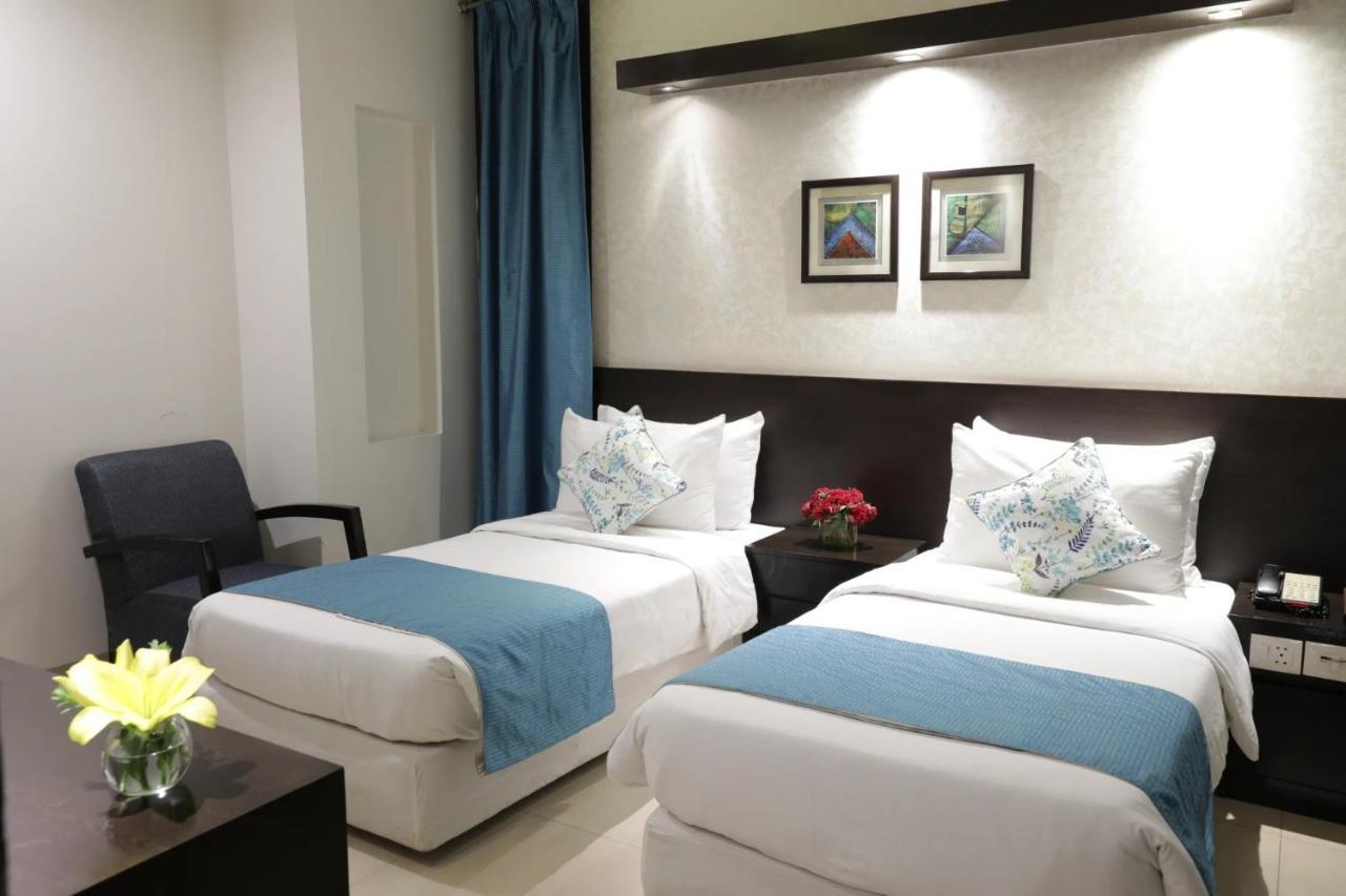 Hotel Rockland Panchsheel Enclave Új-Delhi Kültér fotó