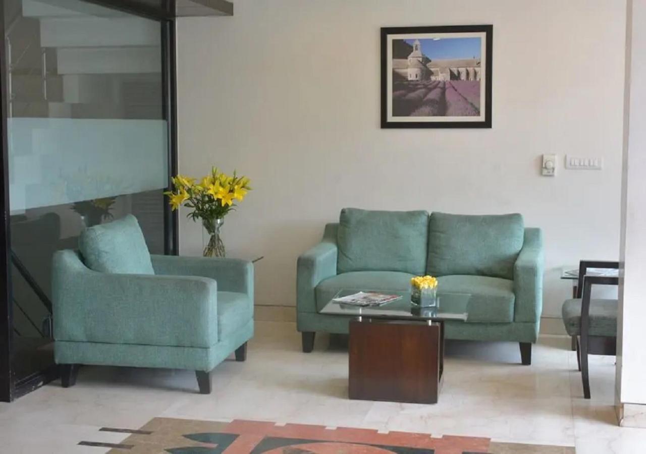 Hotel Rockland Panchsheel Enclave Új-Delhi Kültér fotó